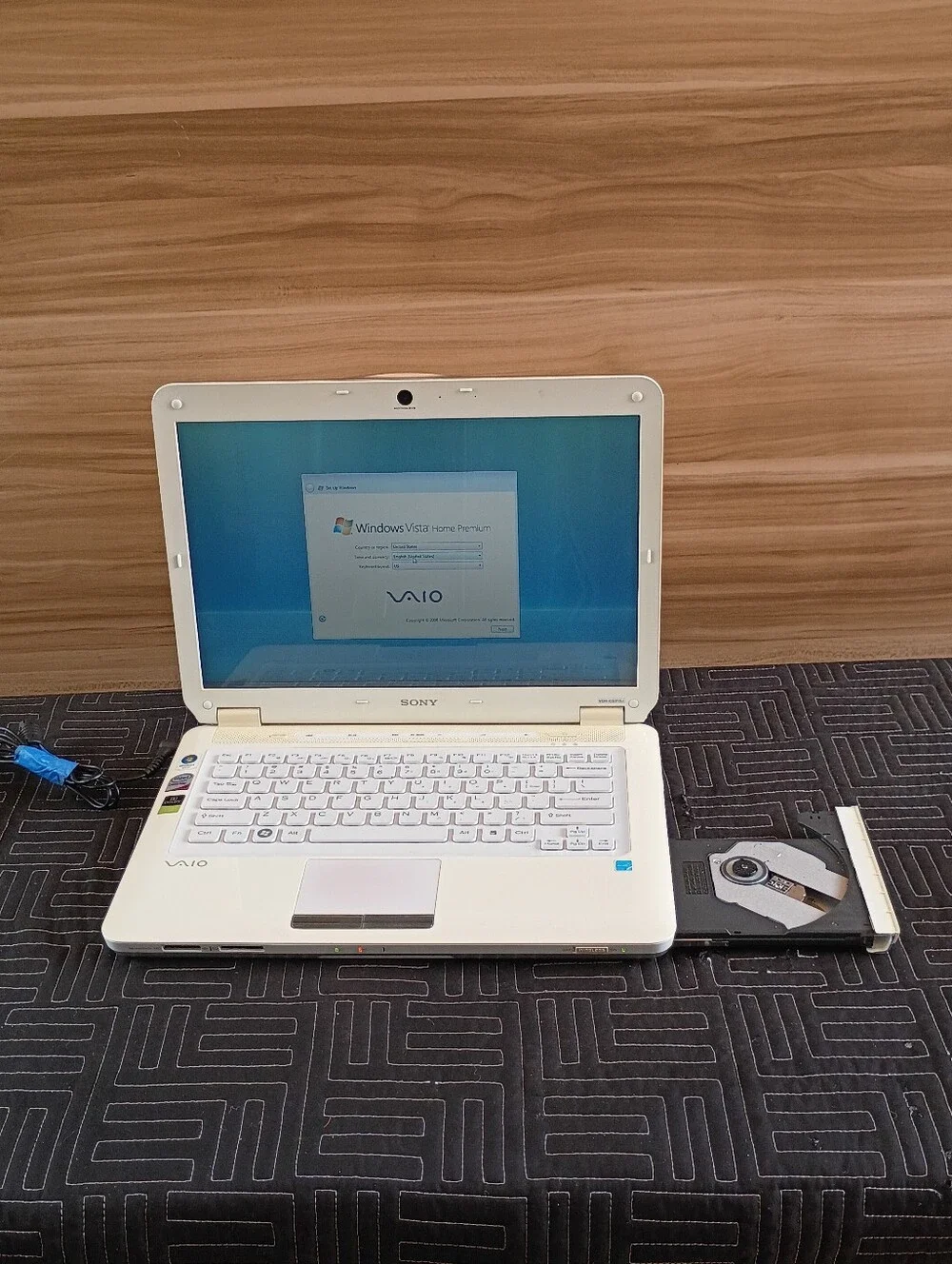 Sony VAIO PCG-3E2L Laptop with Charger Factory Reset Tested